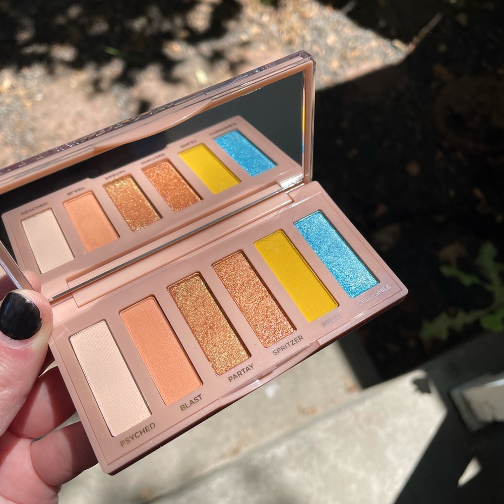 Urban Decay Eyeshadow Palette - Smiley